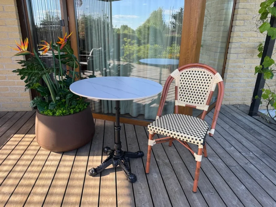 Kėdės, kėdė, kėdė laukui, kėdė kavinėms, kėdė restoranams, klasika